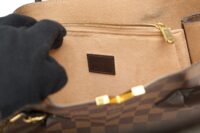 97. Louis Vuitton Kensington, Damier Ebene, Gold Hardware15