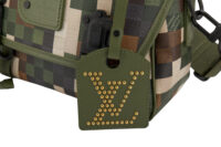 0320. Louis Vuitton Trail Messenger Bag, Black Hardware8