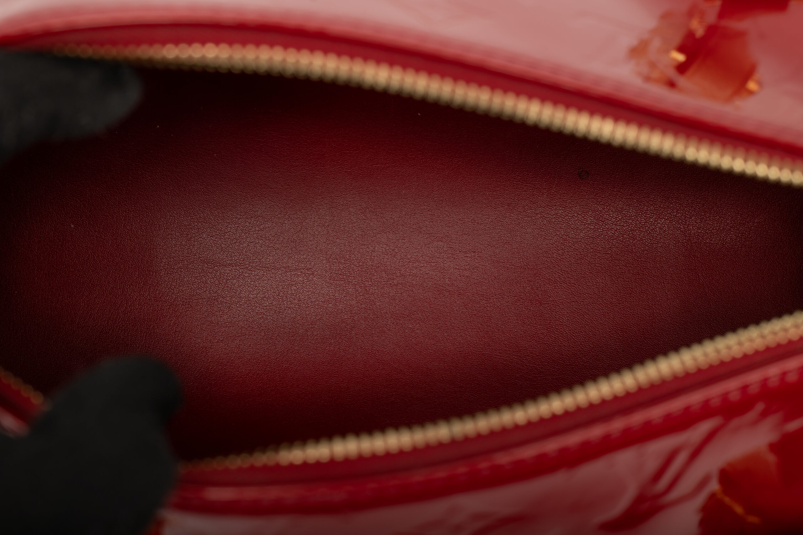 0599. Louis Vuitton Papillon 30, Red Patent Leather, Gold Hardware9