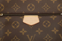 0625. Louis Vuitton Trio Multi Pochette Monogram Canvas, Gold Hardware15