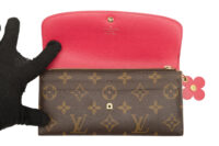 0633. Louis Vuitton Emilie Charm Folding Coin Purse Monogram Canvas, Gold Hardware10