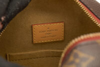 0644. Louis Vuitton Boite Chapeau Monogram Canvas, Gold Hardware10