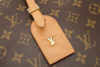 0644. Louis Vuitton Boite Chapeau Monogram Canvas, Gold Hardware7