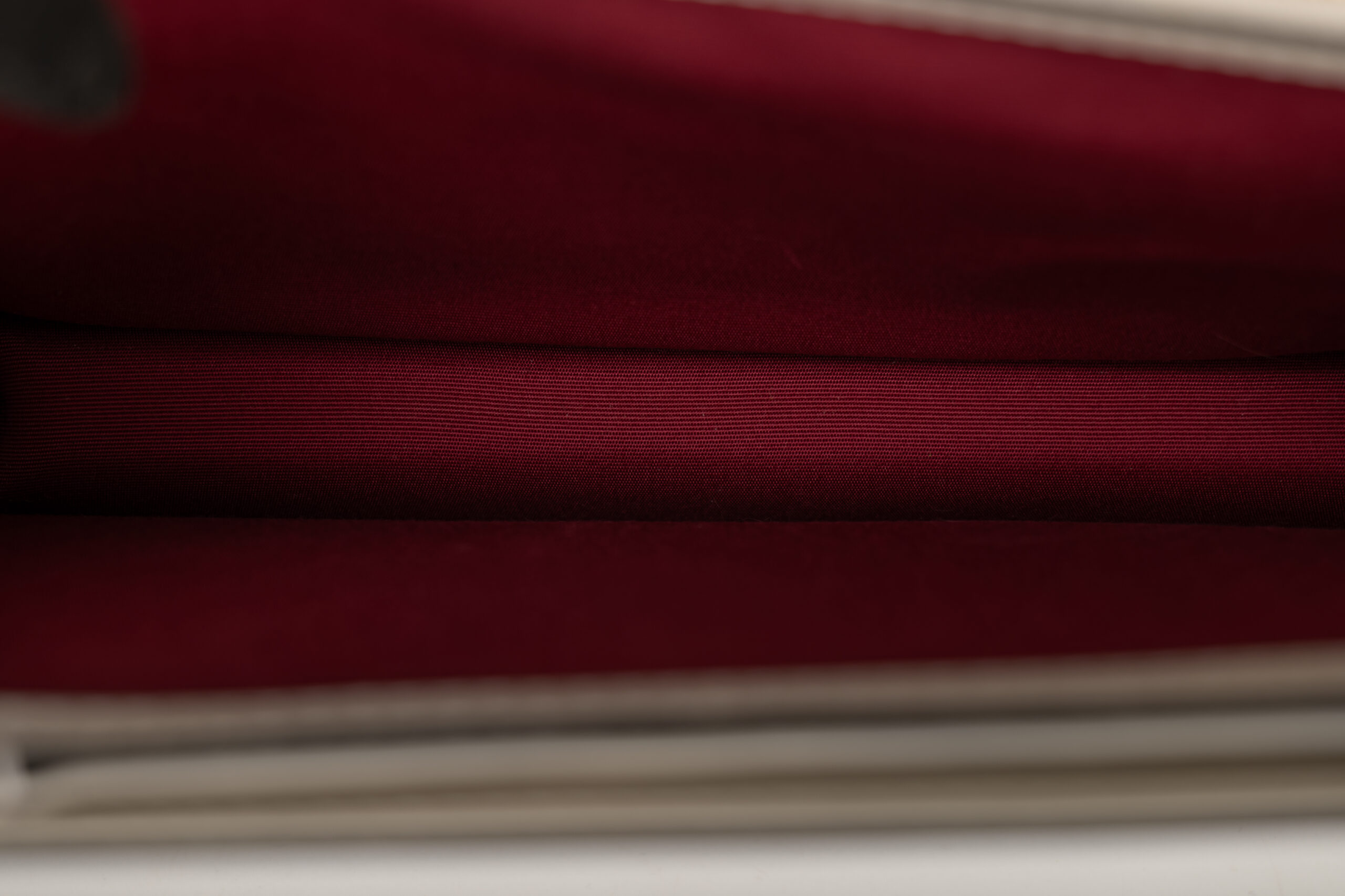 0667. Bvlgari Serpenti Forever Chain Handbag Off-white Leather, Silver Hardware20