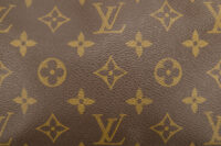 0679. Louis Vuitton Pochette Accessoires Monogram Canvas, Gold Hardware7