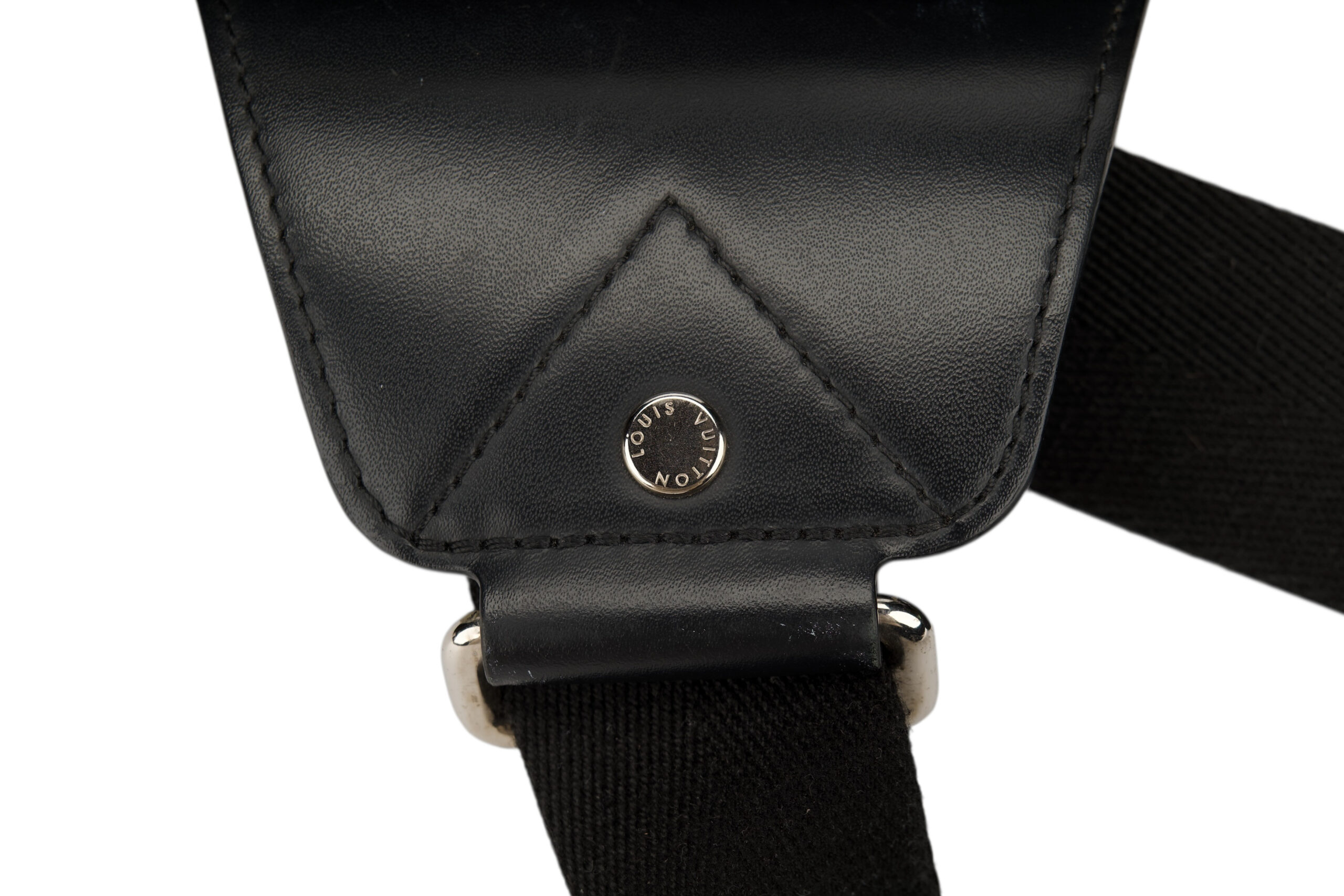 0776. Louis Vuitton Avenue Sling Bag in Damier Graphite11