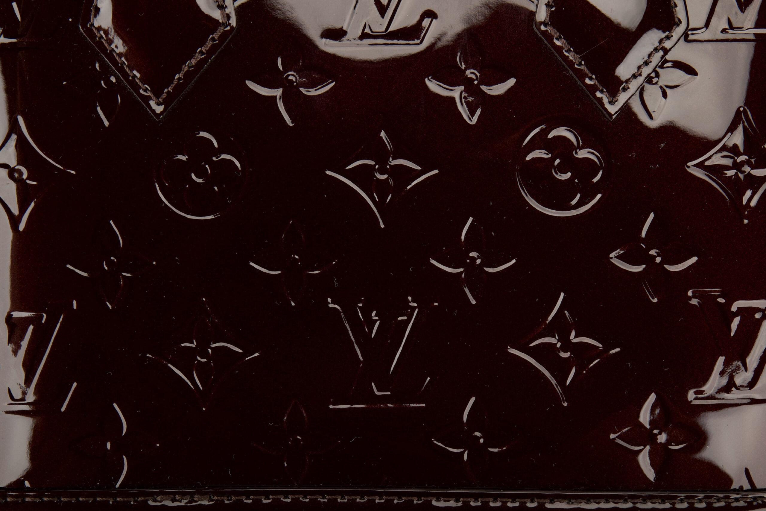 0777. Louis Vuitton Alma Monogram Vernis Leather Maroon, Gold Hardware9