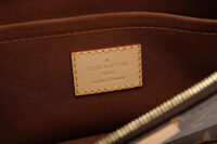 0822. Louis Vuitton Multi Pochette Accessoires Monogram Canvas, Gold Hardware11