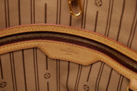 0896. Louis Vuitton Delightful MM monogram canvas shoulder bag, Gold hardware12