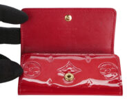 0439. Louis Vuitton Monogram Vernis 4 Key Holder Wallet8