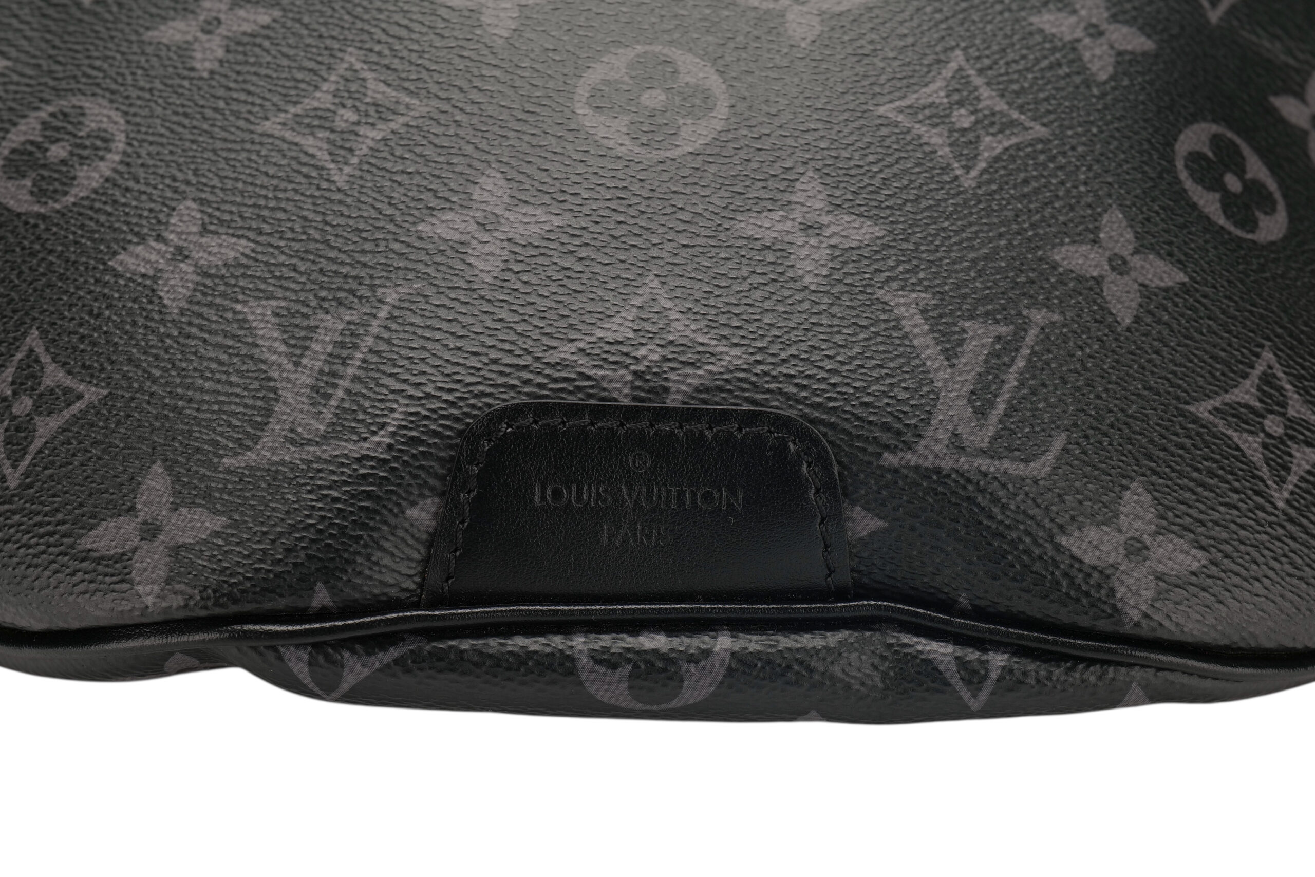 0964. Louis Vuitton Discovery PM Bumbag, Silver hardware11