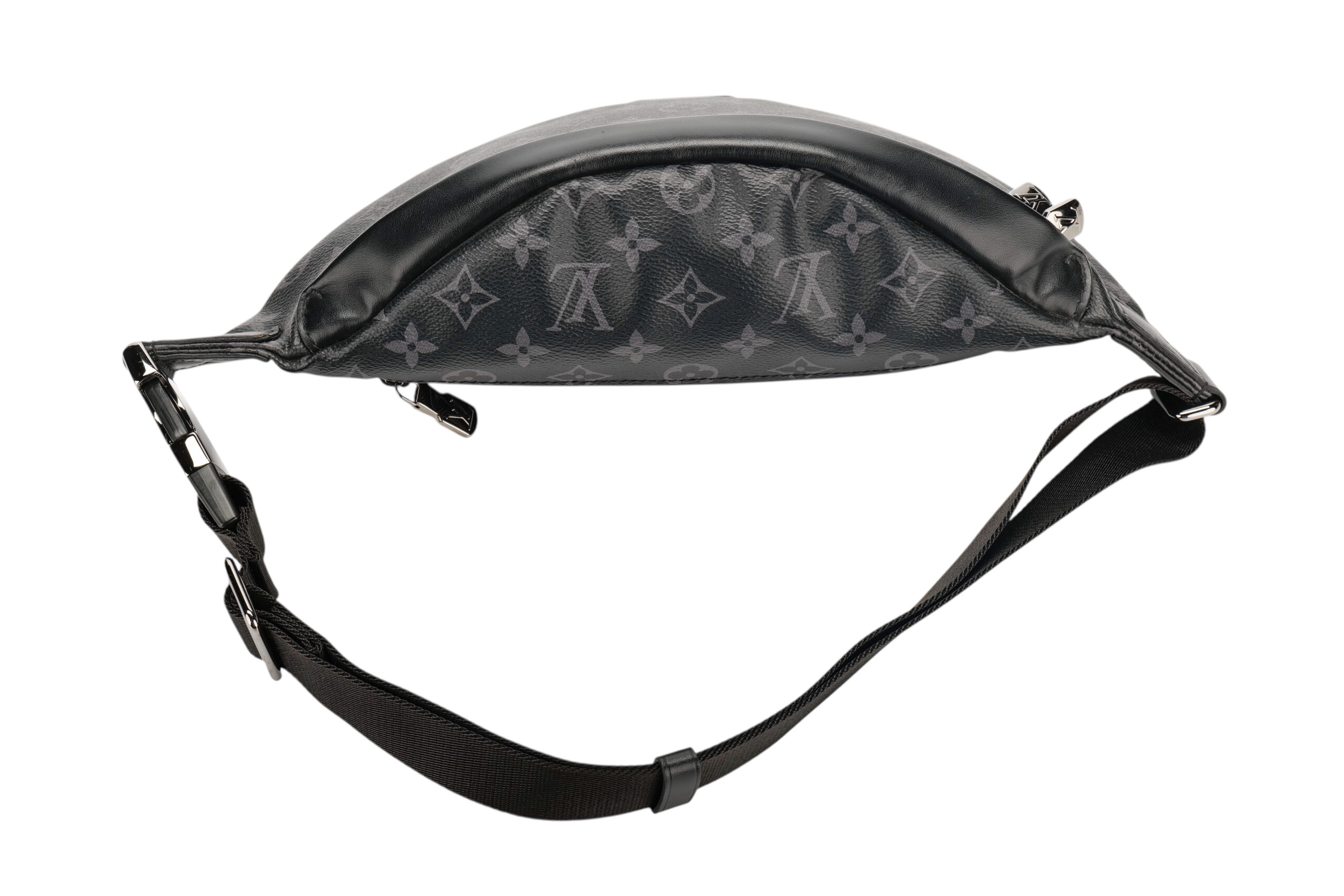 0964. Louis Vuitton Discovery PM Bumbag, Silver hardware2