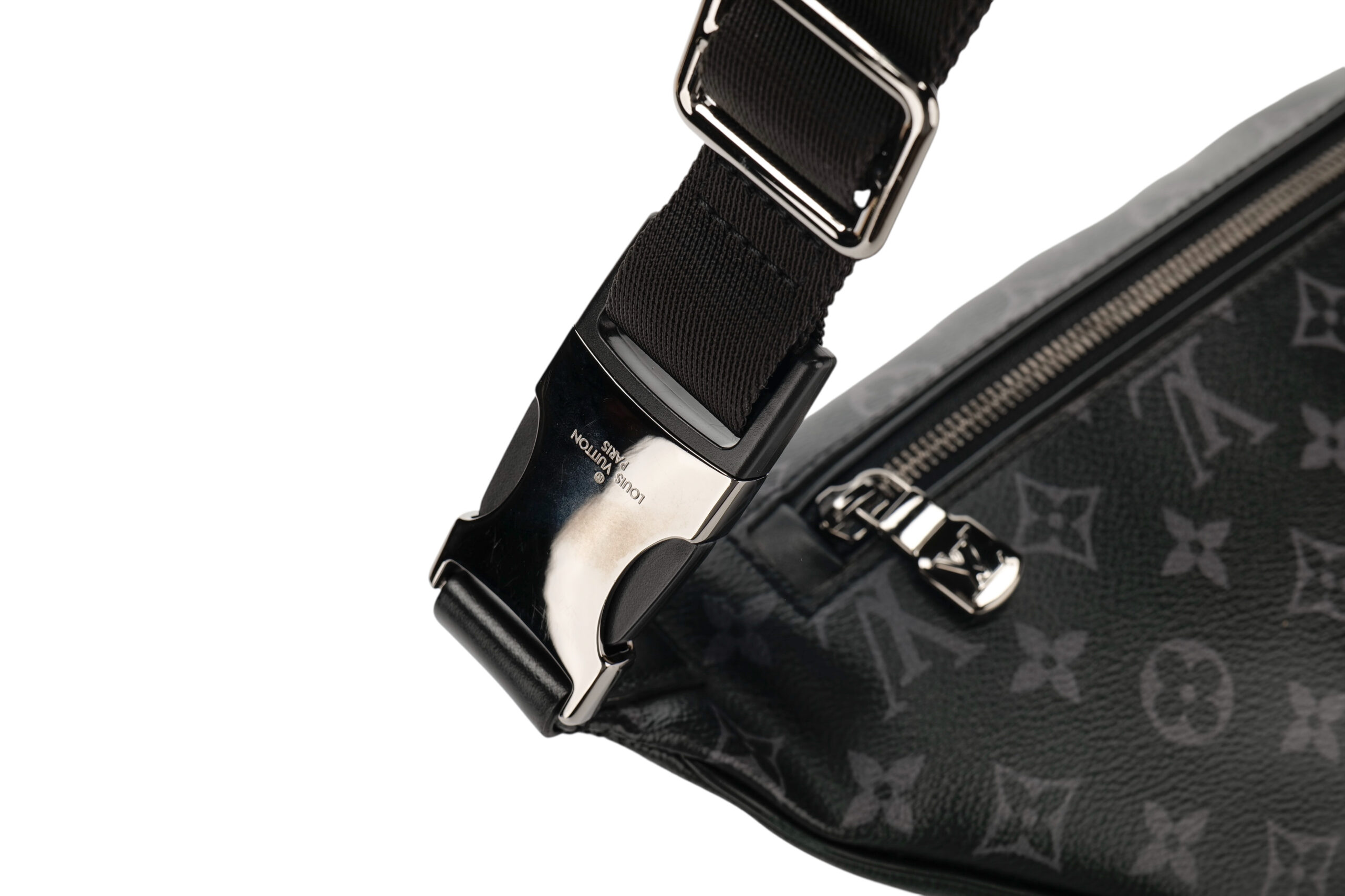 0964. Louis Vuitton Discovery PM Bumbag, Silver hardware7