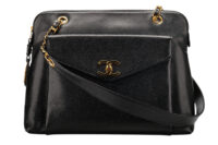 0984. Chanel Vintage Black Caviar Front Pocket chain bag, Gold hardware2