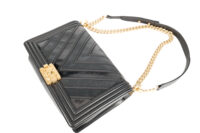 1002 Chanel Boy Chevron Black bag, Gold Hardware_16