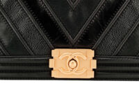 1002 Chanel Boy Chevron Black bag, Gold Hardware_8